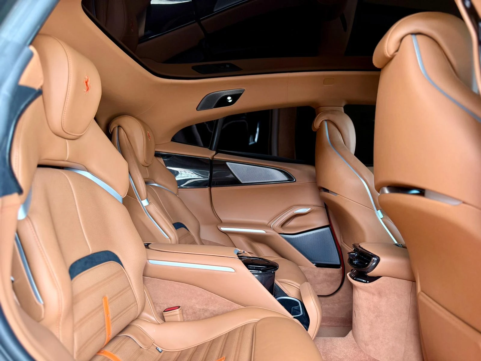 Ferrari Purosangue Carbon* 360* Full* Лизинг, снимка 15 - Автомобили и джипове - 55037903