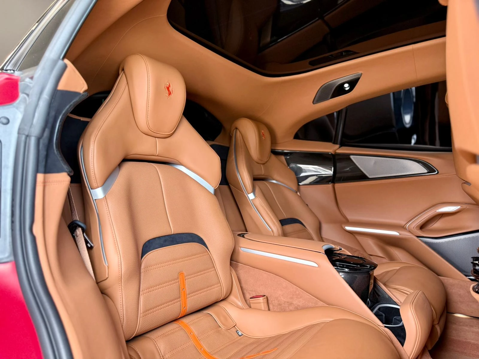 Ferrari Purosangue Carbon* 360* Full* Лизинг, снимка 16 - Автомобили и джипове - 55037903