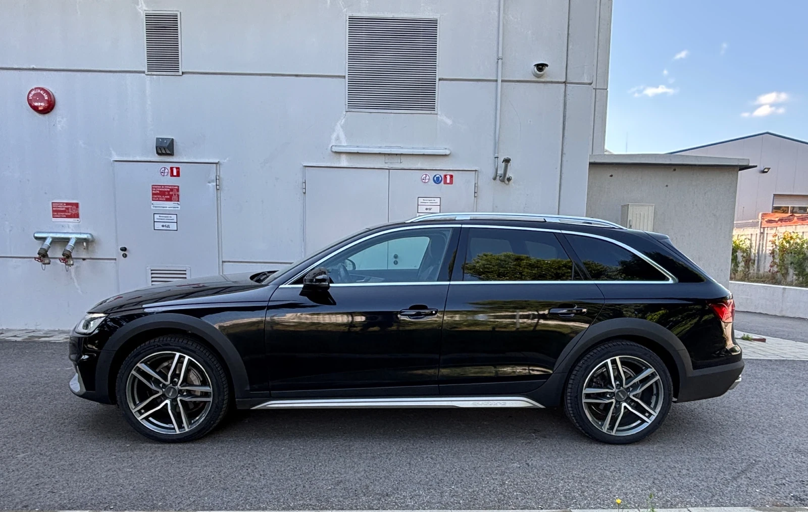 Audi A4 Allroad 2.0 TDI Quattro * Реален пробег * Пълна история * , снимка 4 - Автомобили и джипове - 55412068