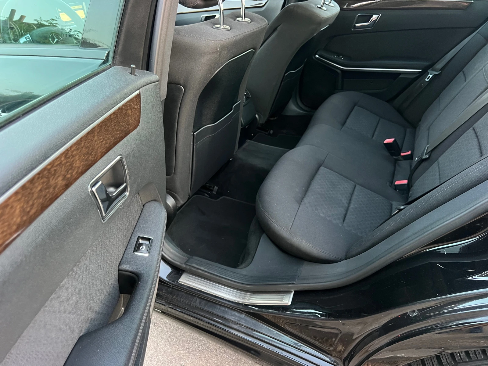 Mercedes-Benz E 220 E63AMG-PAKET/FACE/LED/NAVI/MASAJ/PODGREV/UNIKAT, снимка 17 - Автомобили и джипове - 55815469