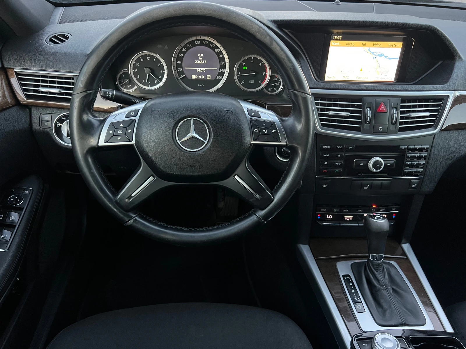 Mercedes-Benz E 220 E63AMG-PAKET/FACE/LED/NAVI/MASAJ/PODGREV/UNIKAT, снимка 16 - Автомобили и джипове - 55815469