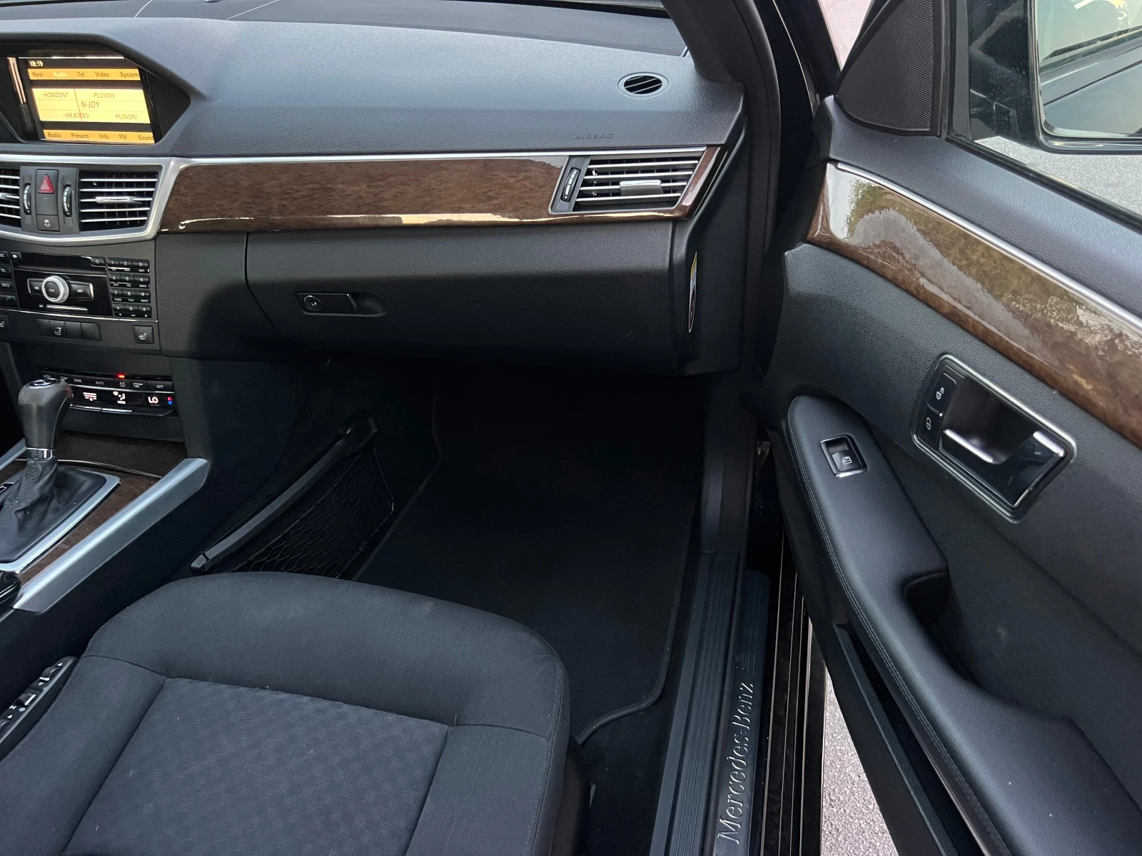 Mercedes-Benz E 220 E63AMG-PAKET/FACE/LED/NAVI/MASAJ/PODGREV/UNIKAT, снимка 12 - Автомобили и джипове - 55815469