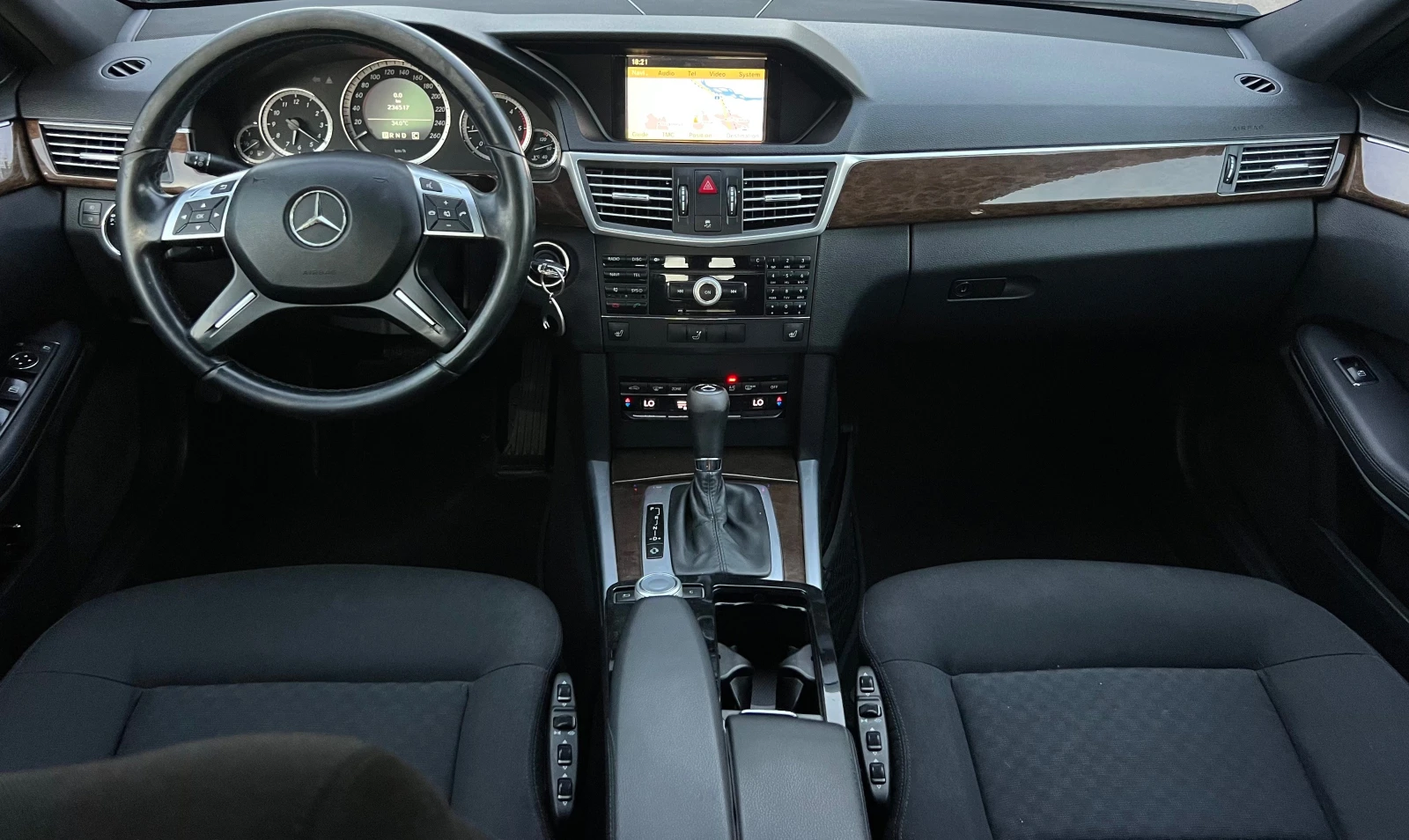 Mercedes-Benz E 220 E63AMG-PAKET/FACE/LED/NAVI/MASAJ/PODGREV/UNIKAT, снимка 15 - Автомобили и джипове - 55815469