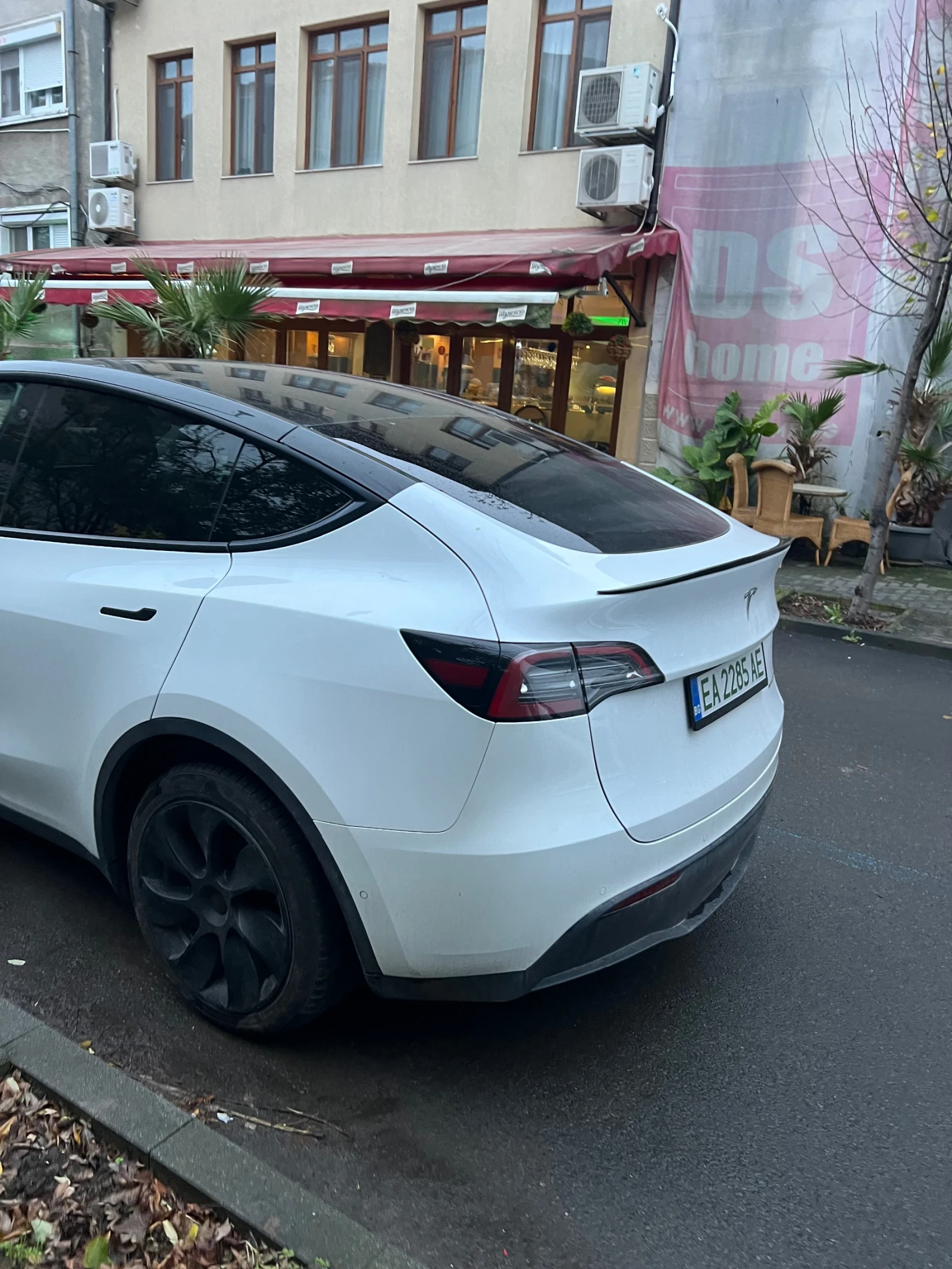 Tesla Model Y Long Range, снимка 12 - Автомобили и джипове - 56509105