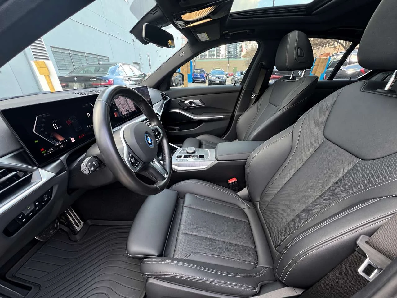 BMW 330 2024 BMW 3 Series Sedan 330e Plug-in | Mobile.bg � ����������� 10