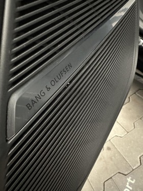 Audi RSQ8 Bang&Olufsen/Carbon/Керамика/Обдухване/Head-Up, снимка 14 - Автомобили и джипове - 44175039