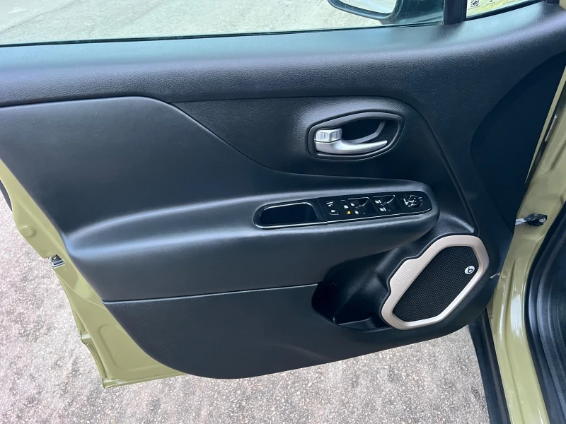 Jeep Renegade 1.6MULTIJET/NAVI/TOP/, снимка 13 - Автомобили и джипове - 49494156