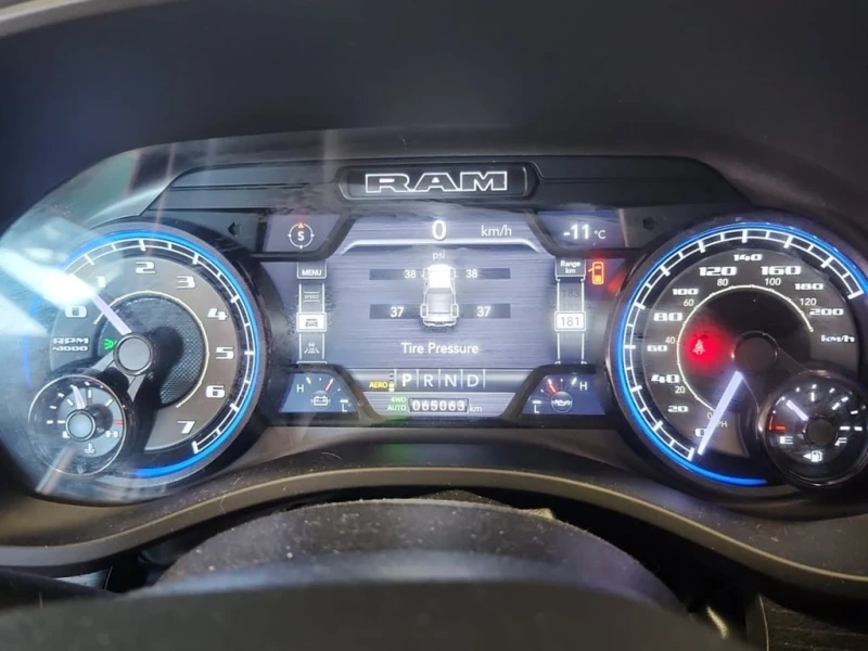 Dodge RAM 1500 * LIMITED CREW CAB SHORT BED * CARFAX * БЕЗ ПЪРВОН, снимка 9 - Автомобили и джипове - 53245275