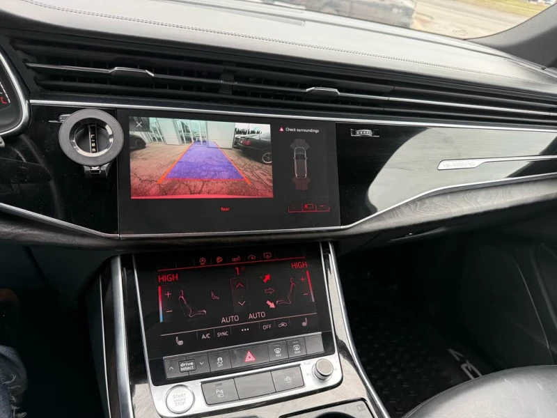 Audi Q7 55TFSI* MATRIX* 360КАМЕРА* LANE* ASSIST* ПАНОРАМА*, снимка 10 - Автомобили и джипове - 53262852