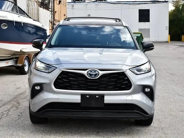 Toyota Highlander / XLE Hybrid / СЛЕДЕНЕ НА ЛЕНТИ / CARFAX / 1 OWNER - изображение 4