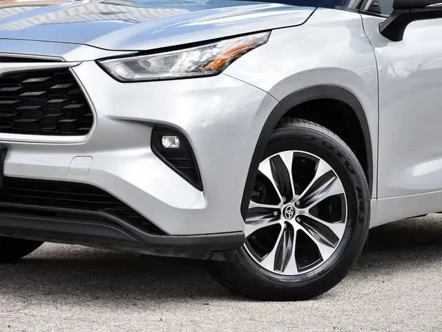 Toyota Highlander / XLE Hybrid / СЛЕДЕНЕ НА ЛЕНТИ / CARFAX / 1 OWNER - изображение 2