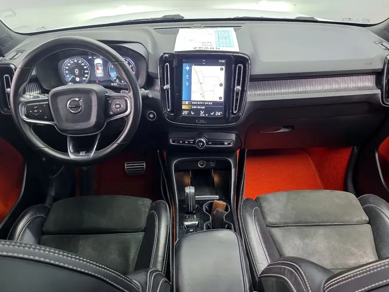 Volvo XC40, снимка 6 - Автомобили и джипове - 54829938