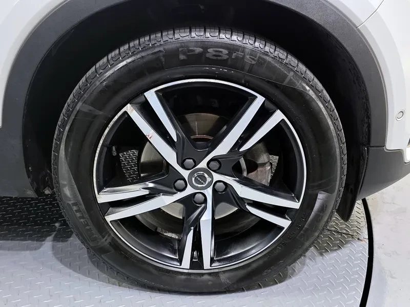 Volvo XC40, снимка 5 - Автомобили и джипове - 54829938