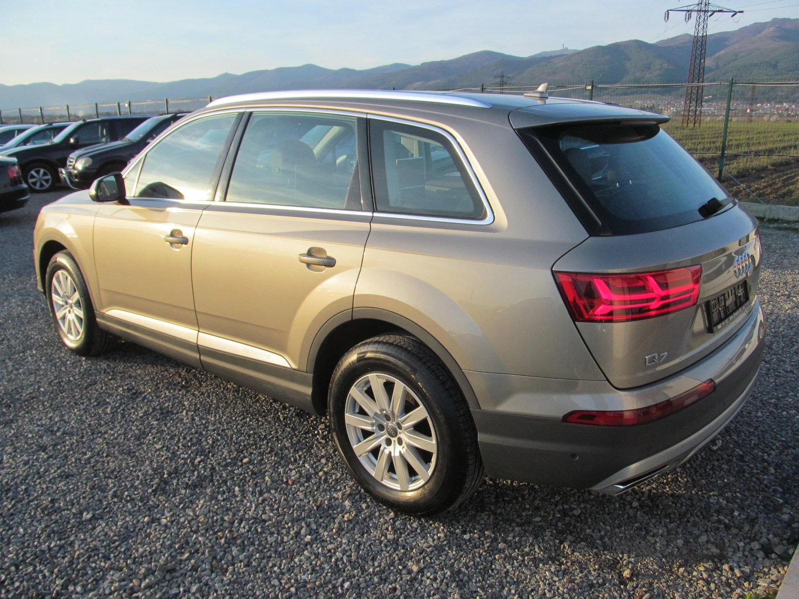 Audi Q7 3.0TDI* 272k.c* 7Mesta* Панорама* HED UP* FULL - изображение 6