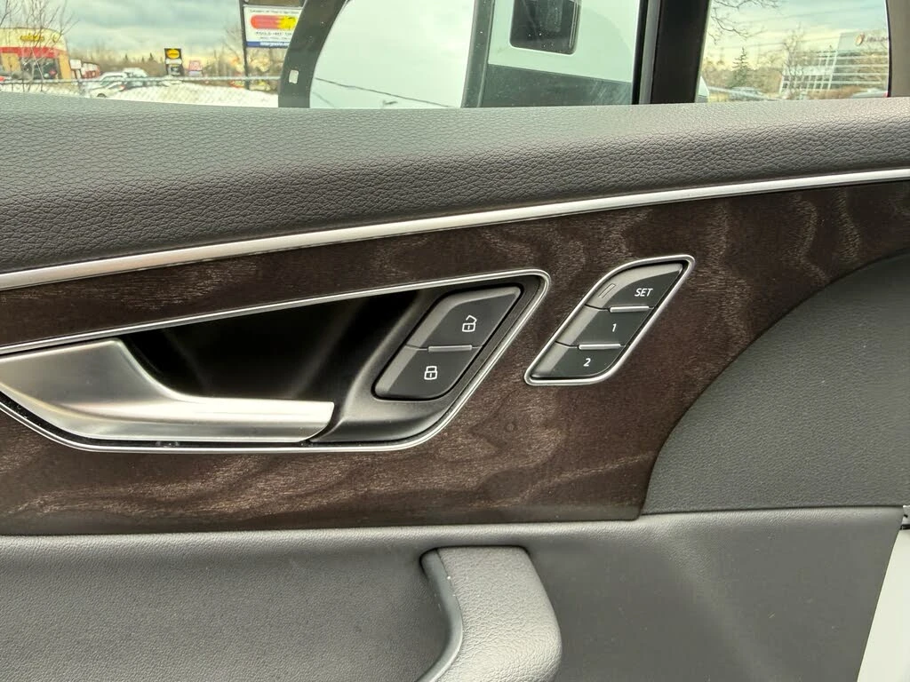 Audi Q7 55TFSI* MATRIX* 360КАМЕРА* LANE* ASSIST* ПАНОРАМА* - изображение 8