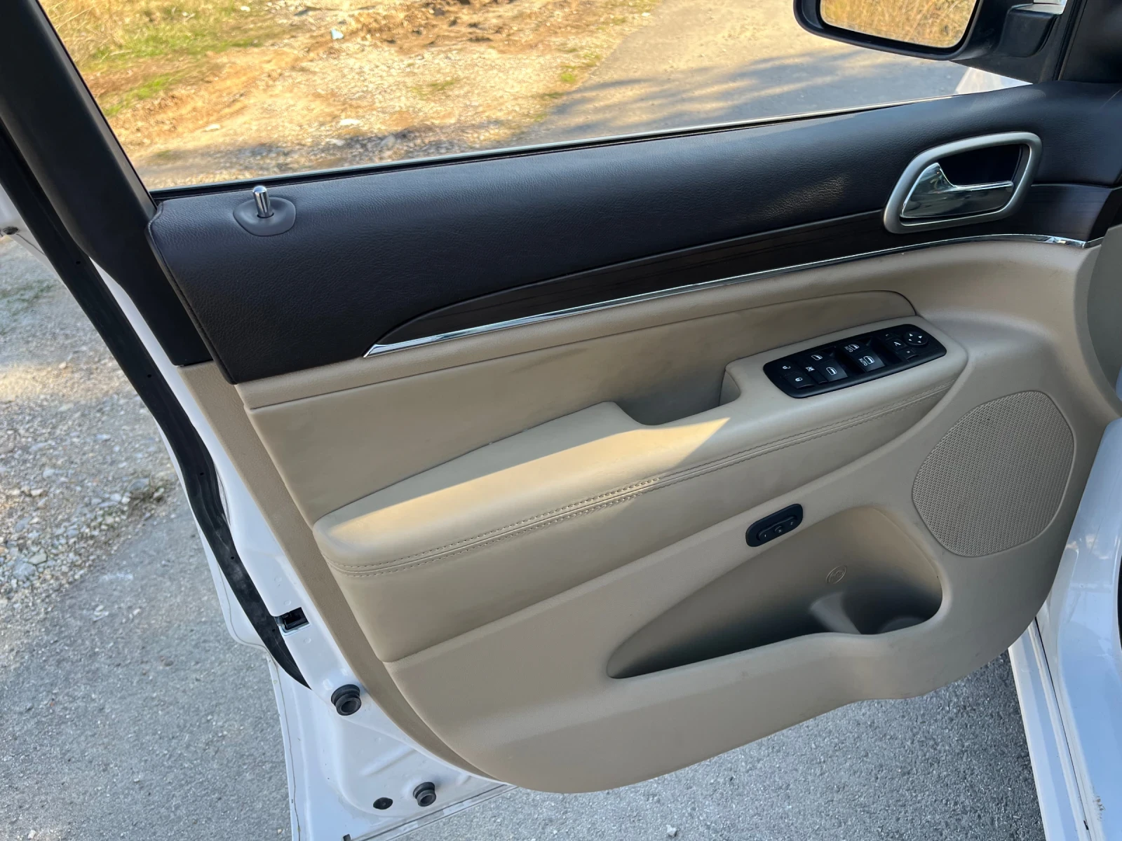 Jeep Grand cherokee 3.6 Overland, снимка 10 - Автомобили и джипове - 53798926