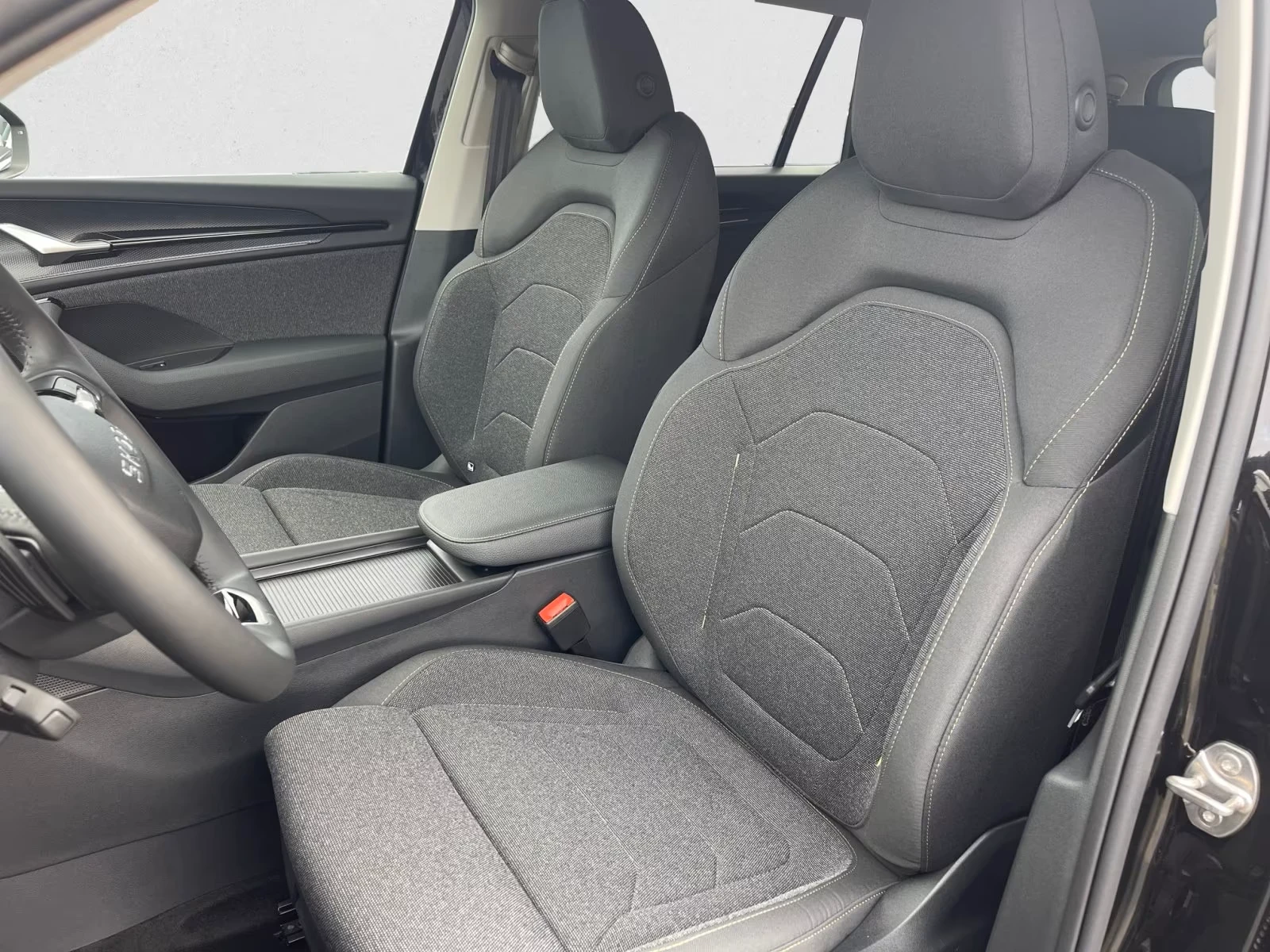 Skoda Kodiaq 2.0TDI* 6+ 1* SELECTION* 4x4* DISTR* KEYLESS*  | Mobile.bg � ����������� 6