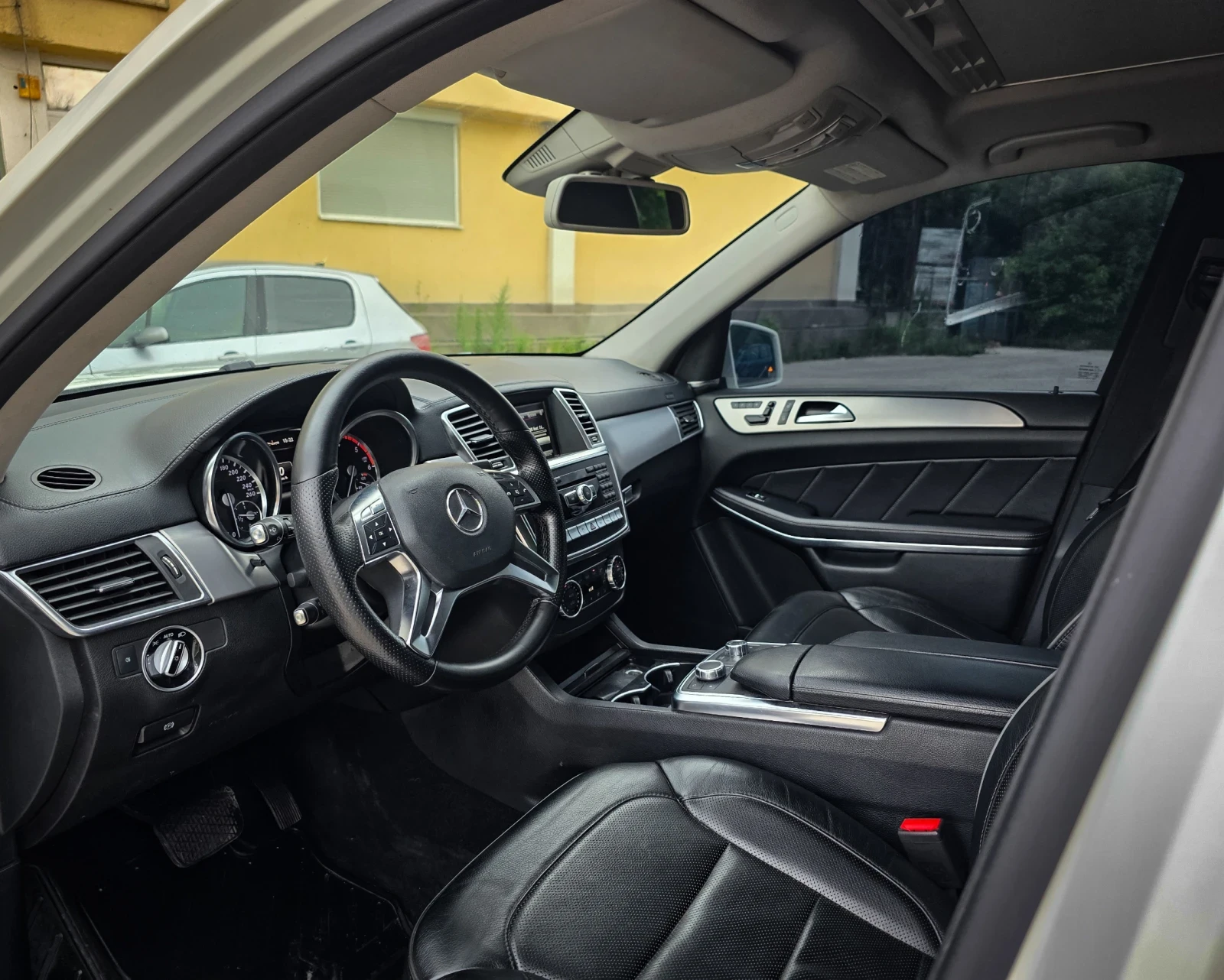 Mercedes-Benz GL 350 = CDI= AMG PACKET= 3XTV= 360 = DISTRONIC= , снимка 10 - Автомобили и джипове - 54885533