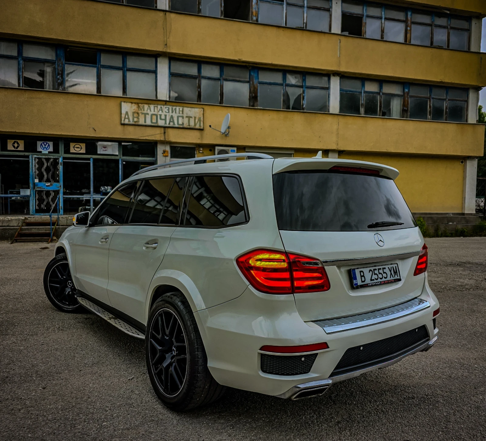 Mercedes-Benz GL 350 = CDI= AMG PACKET= 3XTV= 360 = DISTRONIC= , снимка 9 - Автомобили и джипове - 54885533