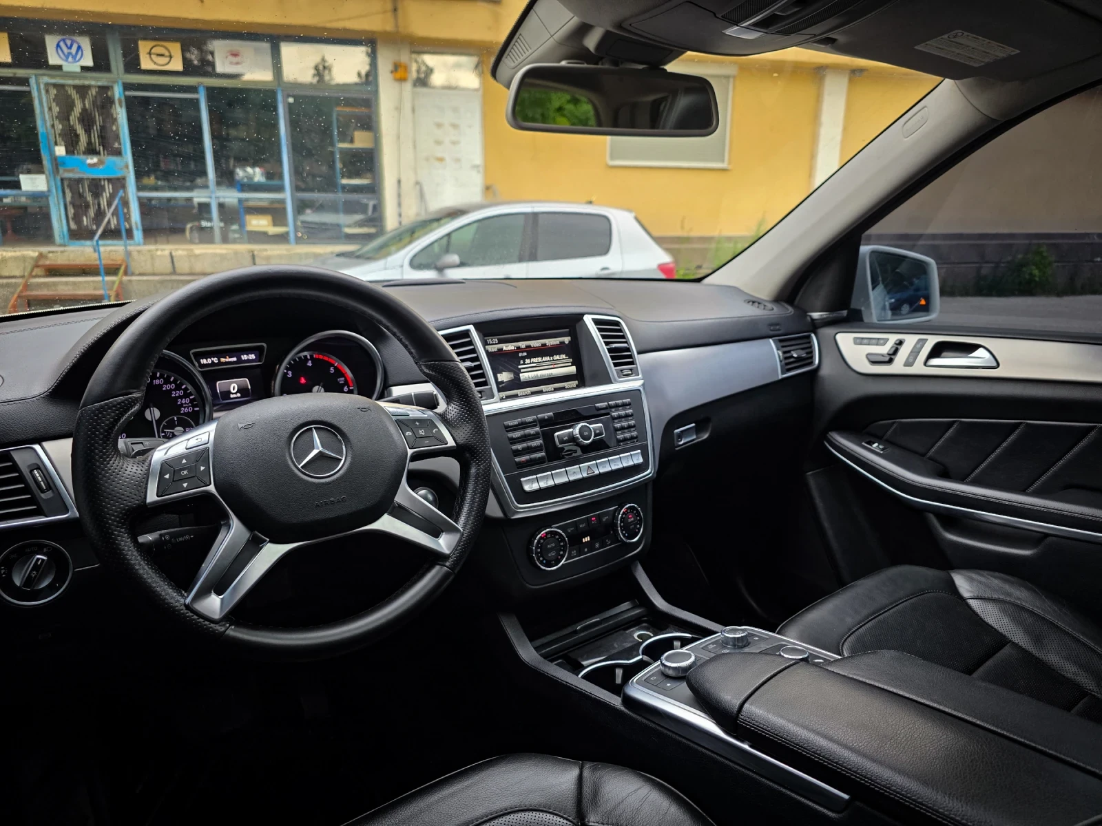 Mercedes-Benz GL 350 = CDI= AMG PACKET= 3XTV= 360 = DISTRONIC= , снимка 11 - Автомобили и джипове - 54885533