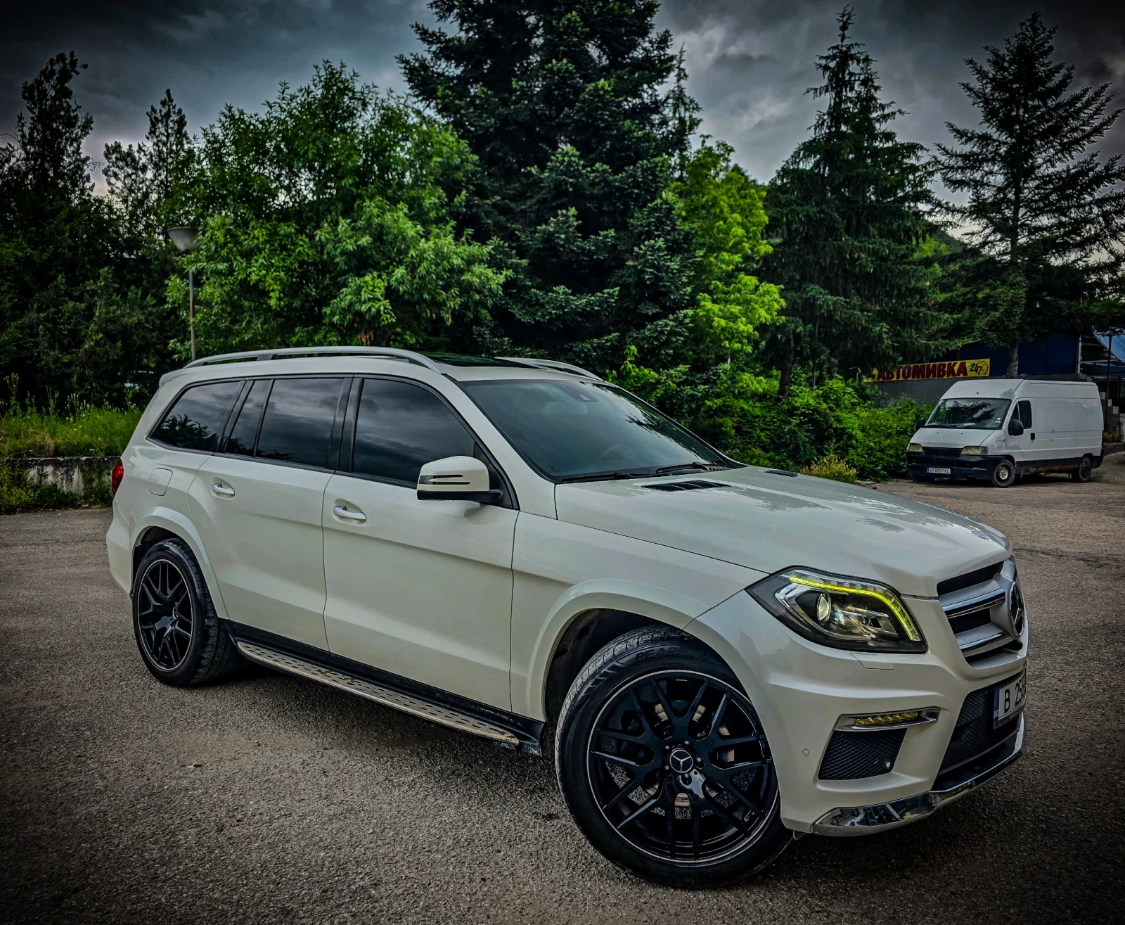 Mercedes-Benz GL 350 = CDI= AMG PACKET= 3XTV= 360 = DISTRONIC= , снимка 4 - Автомобили и джипове - 54885533