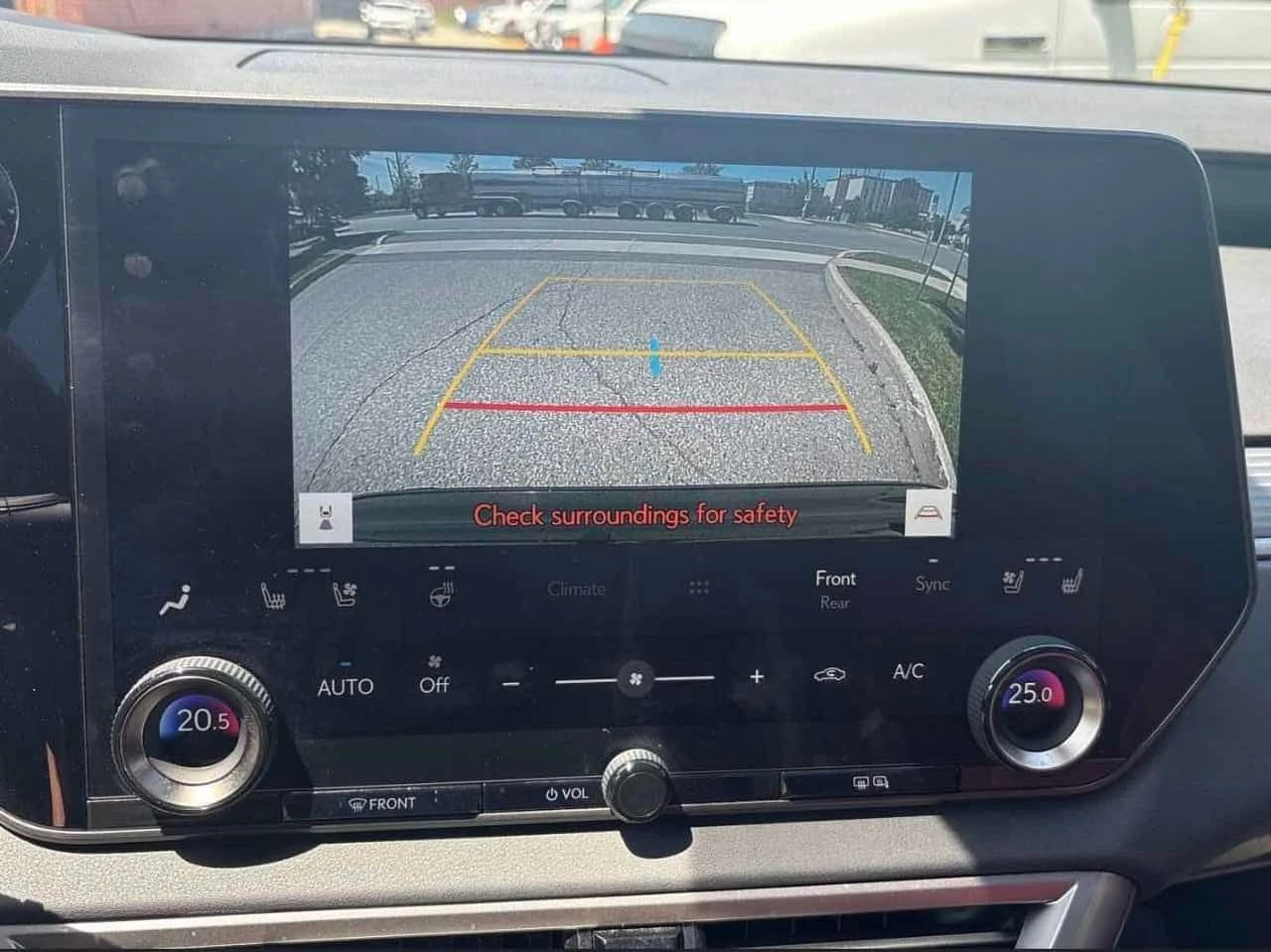 Lexus RX 500h CARFAX, снимка 16 - Автомобили и джипове - 54937523