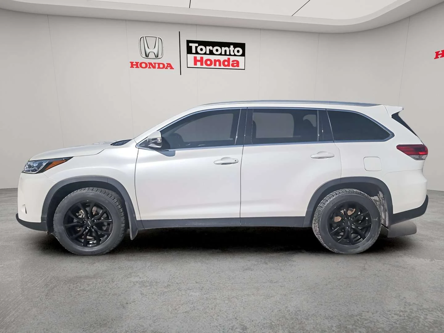Toyota Highlander XLE, 4Х4, ЦЕНА ДО БГ, снимка 2 - Автомобили и джипове - 54989890