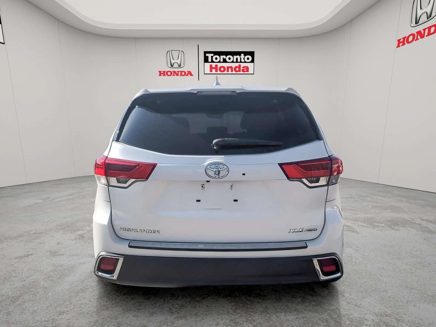 Toyota Highlander XLE, 4Х4, ЦЕНА ДО БГ, снимка 4 - Автомобили и джипове - 54989890