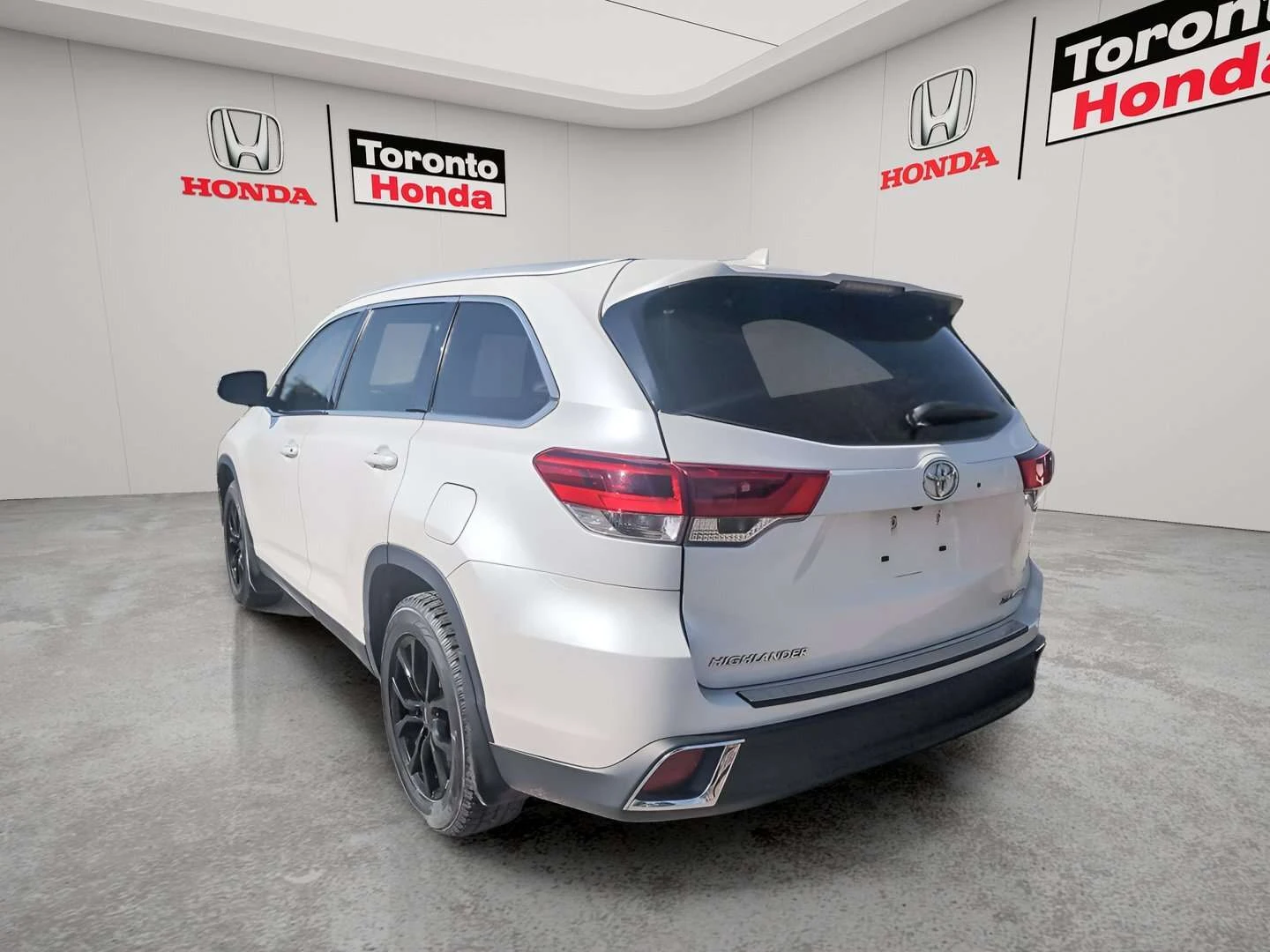 Toyota Highlander XLE, 4Х4, ЦЕНА ДО БГ, снимка 3 - Автомобили и джипове - 54989890