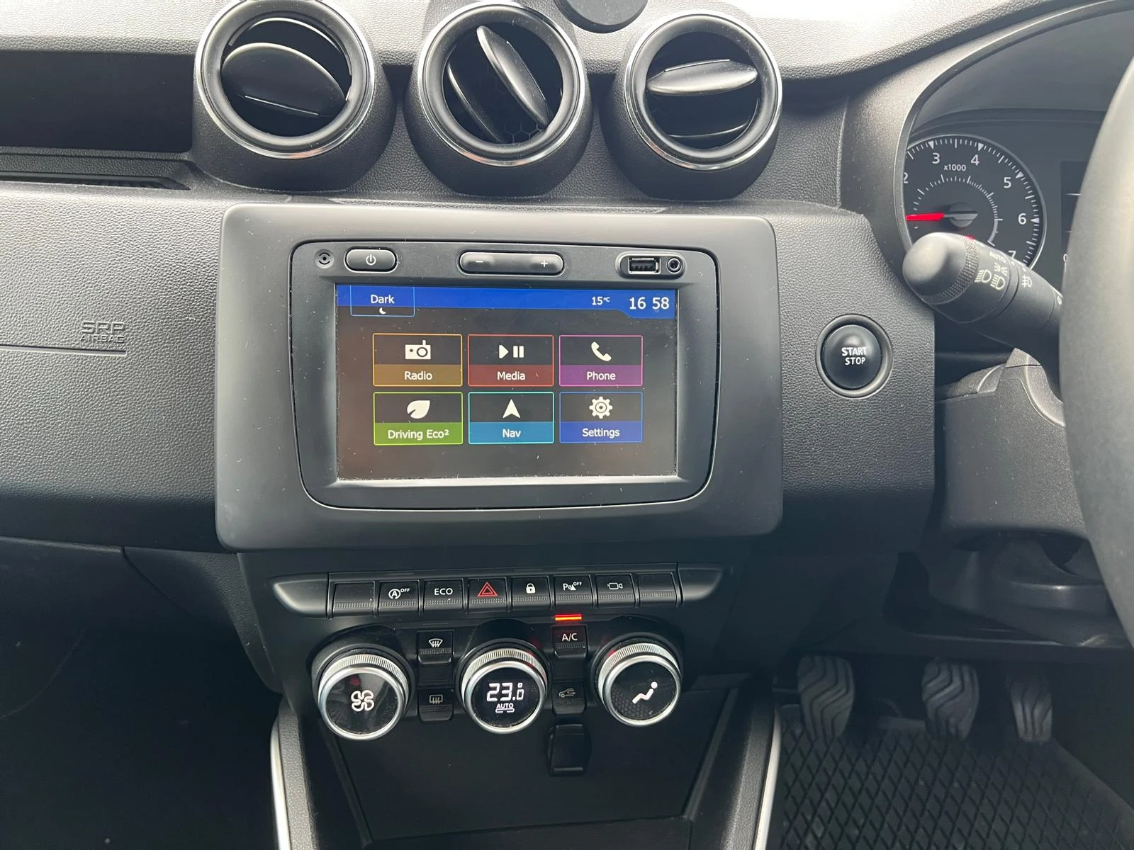 Dacia Duster Престиж , снимка 10 - Автомобили и джипове - 55596482
