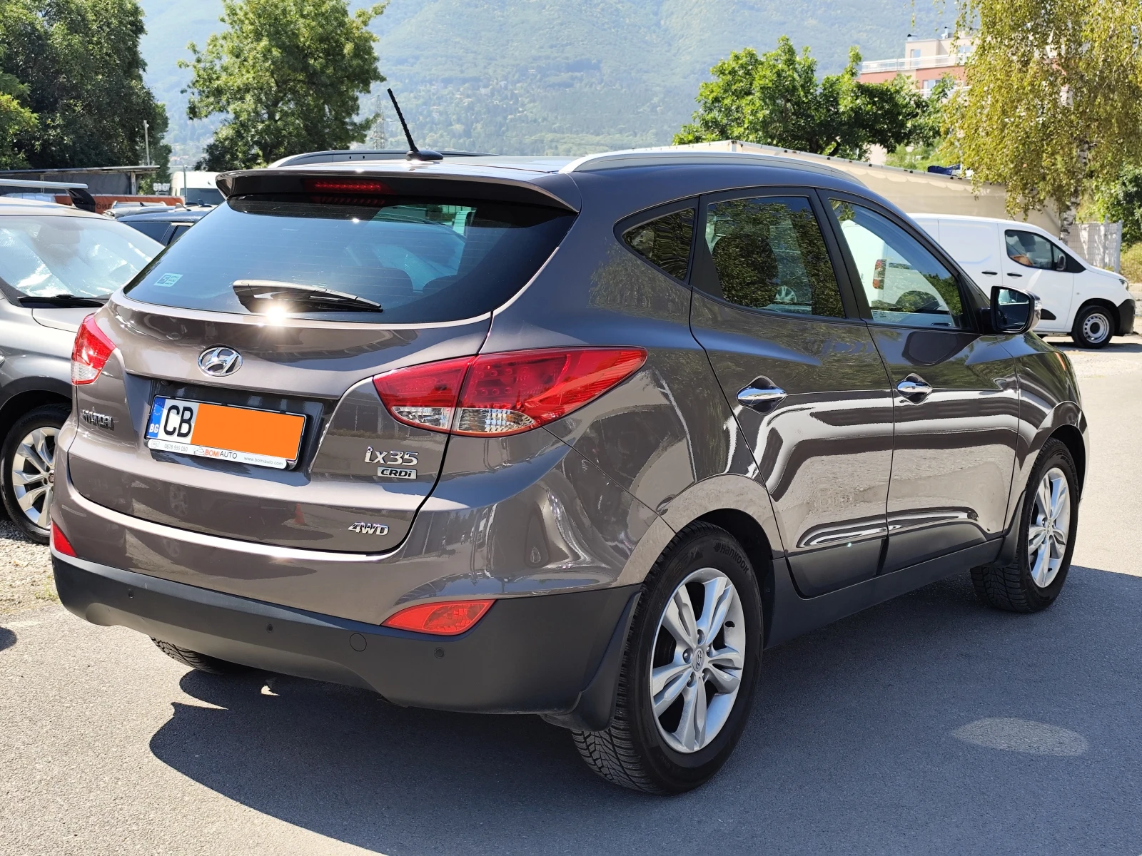 Hyundai IX35 2.0CRDi* 4X4* AВТОМАТИК* ПАНОРАМА* NAVI* CAMERA* , снимка 4 - Автомобили и джипове - 55688536