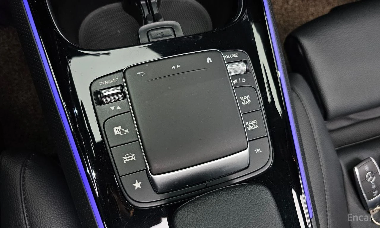 Mercedes-Benz GLB 200 d* DISTRONIC* ПАНОРАМА* КАМЕРА* КРАЙНА ЦЕНА, снимка 14 - Автомобили и джипове - 55987055