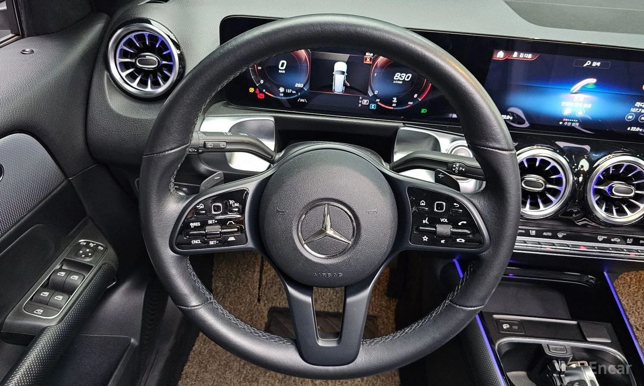 Mercedes-Benz GLB 200 d* DISTRONIC* ПАНОРАМА* КАМЕРА* КРАЙНА ЦЕНА, снимка 11 - Автомобили и джипове - 55987055