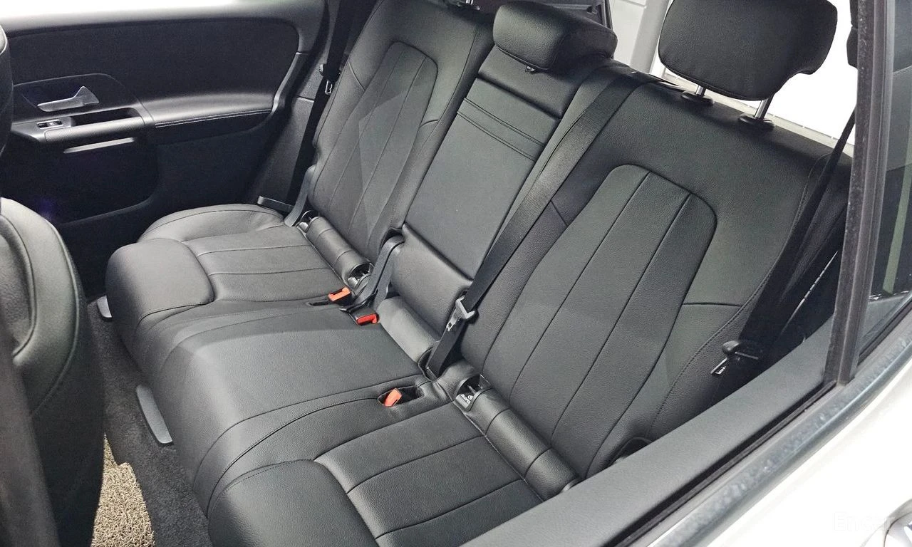 Mercedes-Benz GLB 200 d* DISTRONIC* ПАНОРАМА* КАМЕРА* КРАЙНА ЦЕНА, снимка 16 - Автомобили и джипове - 55987055