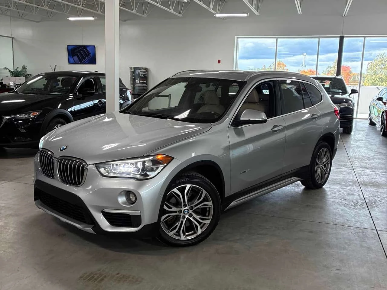 BMW X1 * xDrive28i * АВТОКРЕДИТ * ПРЕДСТАВИТЕЛСТВО