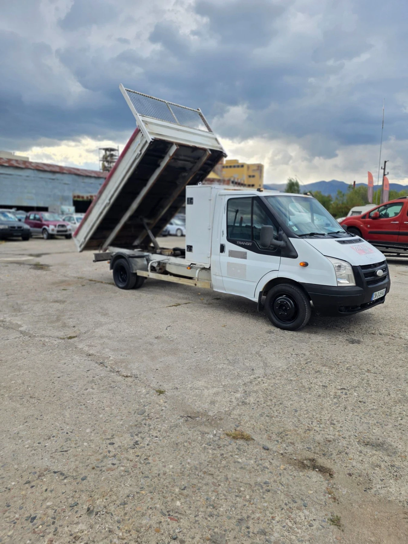 Ford Transit 2.4tdci 2на гума Самосвал