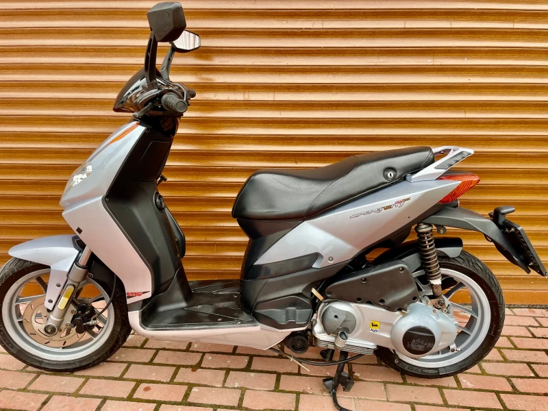 Aprilia Sr Sportcity 125, снимка 8 - Мотоциклети и мототехника - 53484163