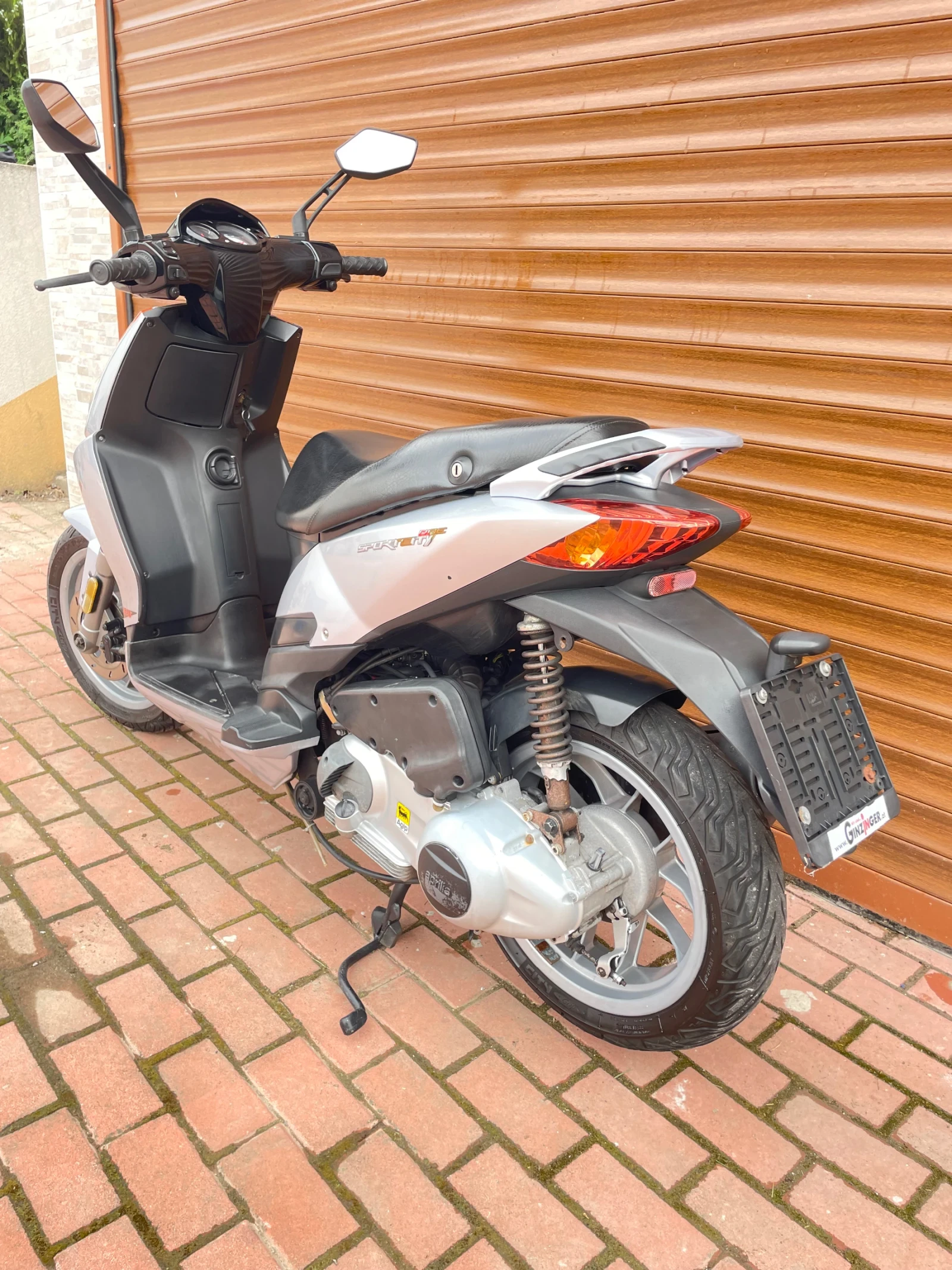 Aprilia Sr Sportcity 125 - изображение 10