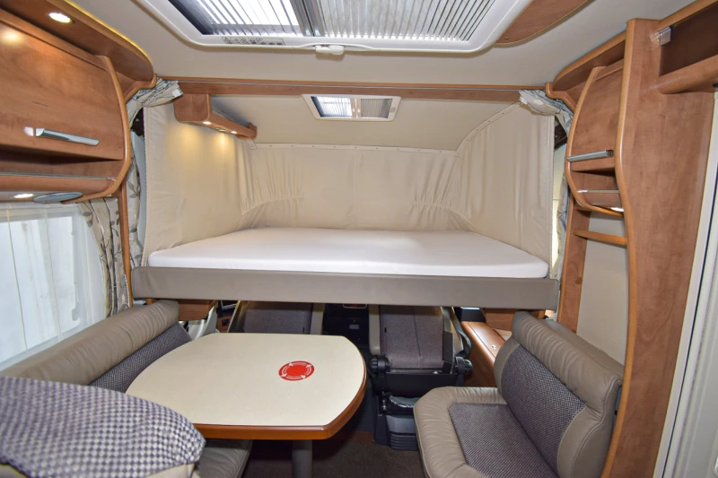 Кемпер Carthago Chic C Line 2, снимка 7 - Каравани и кемпери - 50290837