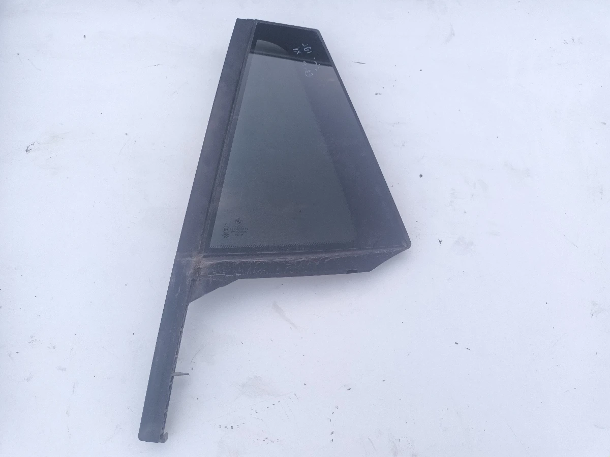стъкло странично задно ляво малко БМВ Х1 2.0д x drive x1