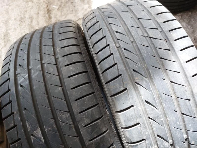 Гуми Летни 215/45R18, снимка 2 - Гуми и джанти - 36675799