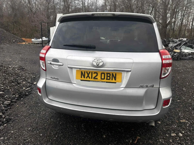 Toyota Rav4 Toyota Rav4 2. 2 D-4D (150 к. с. ) НА ЧАСТИ, снимка 3 - Автомобили и джипове - 52557090