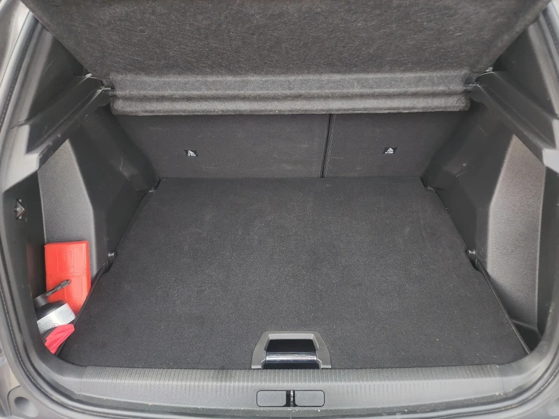 Peugeot 2008 1.5HDI, снимка 15 - Автомобили и джипове - 52038544