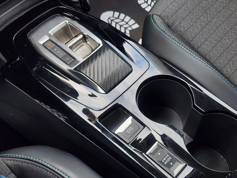 Peugeot 2008 1.5HDI, снимка 13 - Автомобили и джипове - 52038544