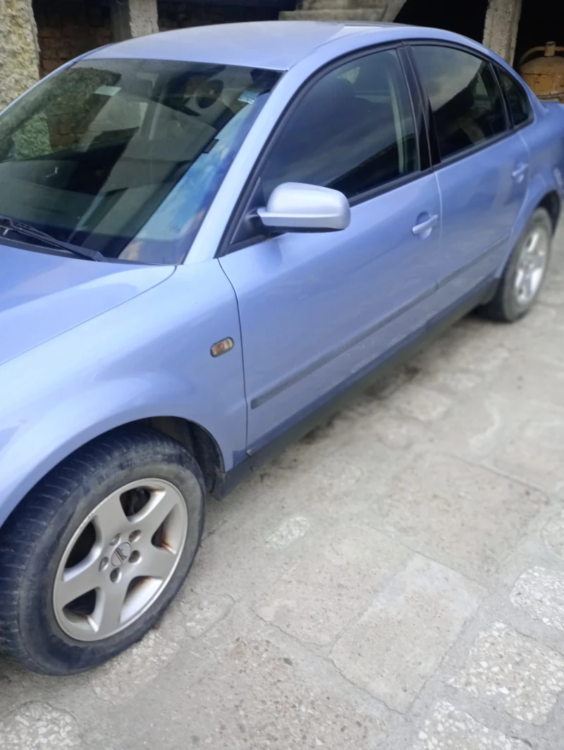 VW Passat, снимка 4 - Автомобили и джипове - 52634409