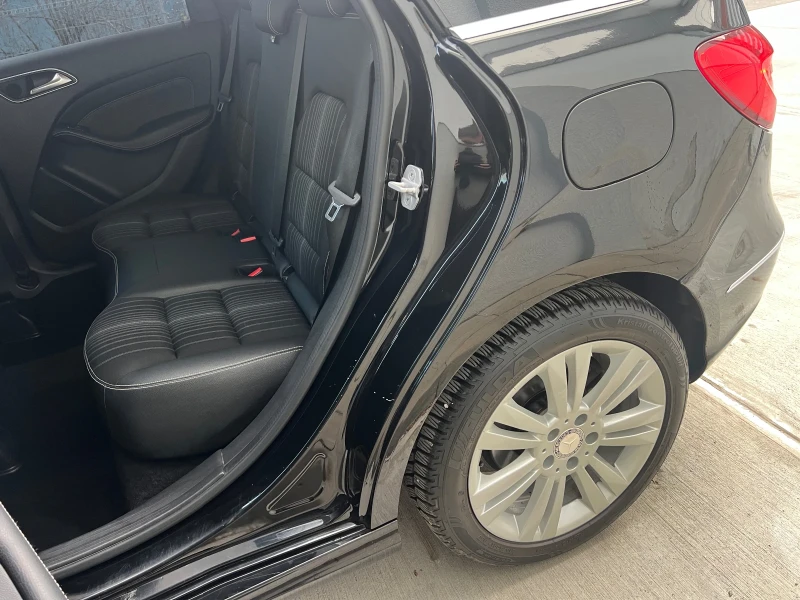 Mercedes-Benz B 180 AUTOMATIC* LED* NAVI* , снимка 12 - Автомобили и джипове - 52641394