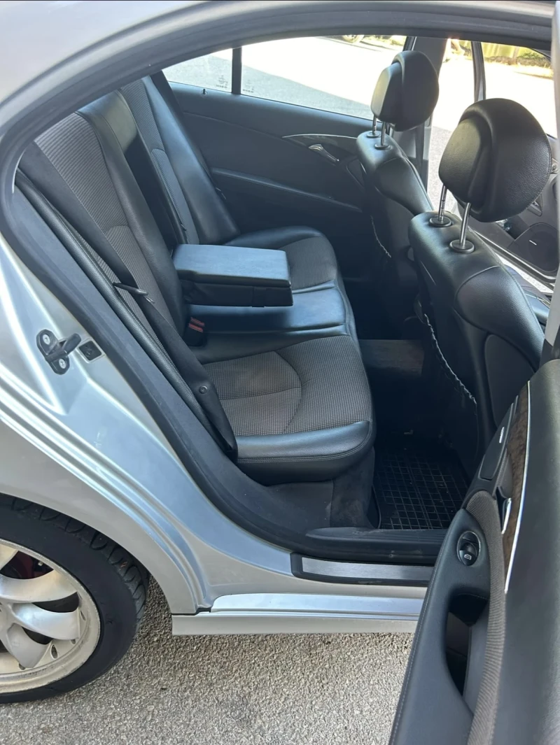 Mercedes-Benz E 280, снимка 11 - Автомобили и джипове - 52873502