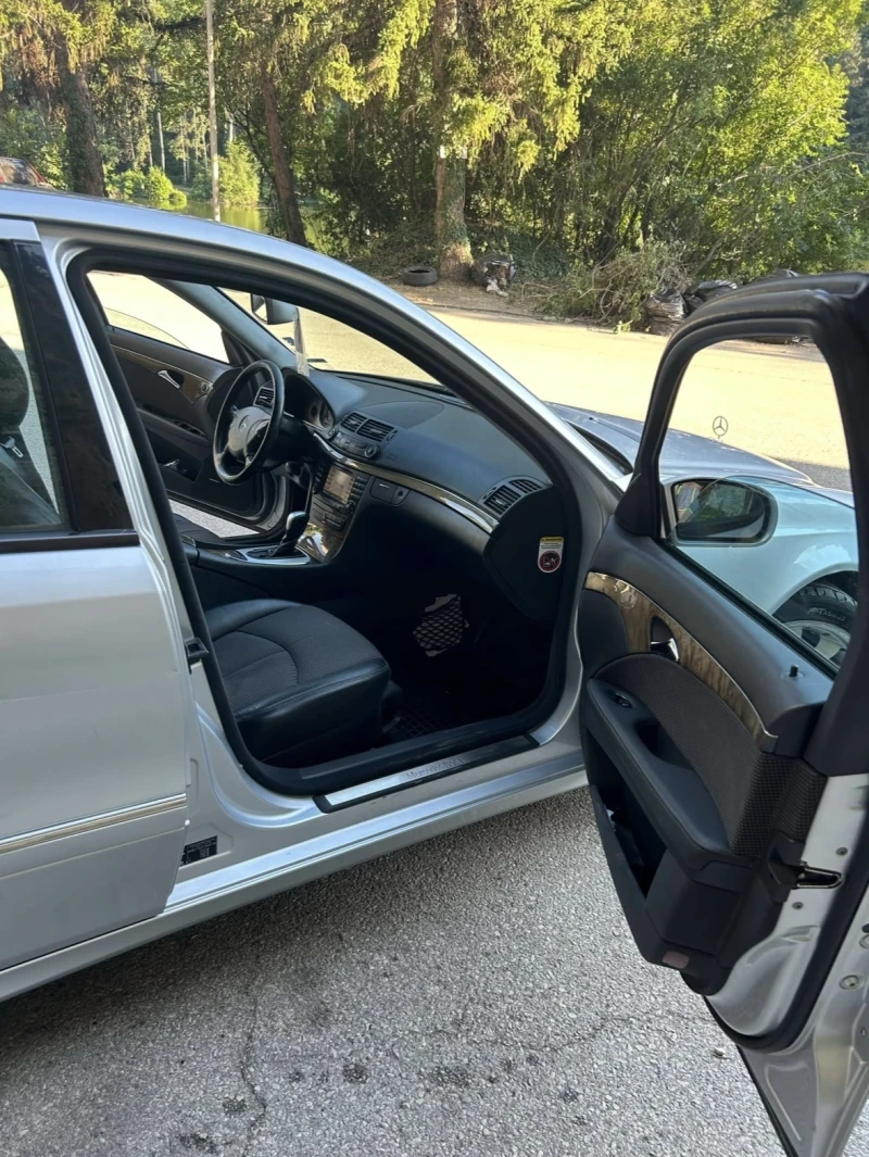 Mercedes-Benz E 280, снимка 14 - Автомобили и джипове - 52873502