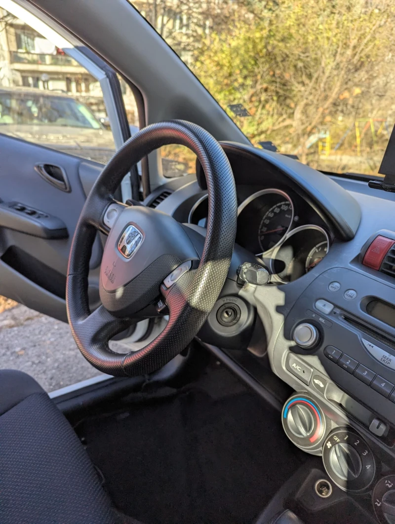 Honda Jazz, снимка 8 - Автомобили и джипове - 52891672
