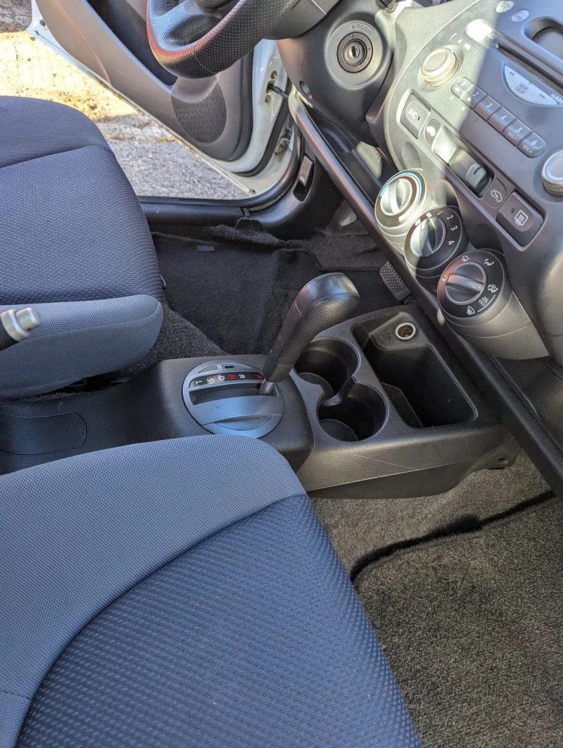 Honda Jazz, снимка 12 - Автомобили и джипове - 52891672